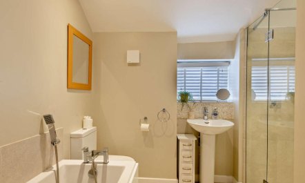 3 Bed in Holt 9