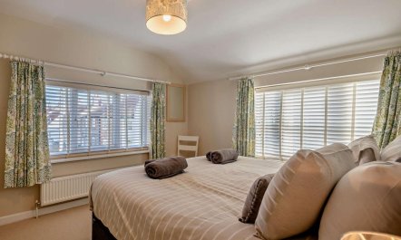 3 Bed in Holt 8