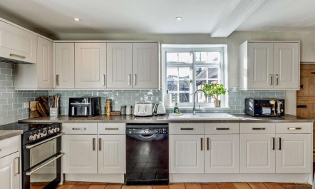 6 Bed in Beaconsfield 8