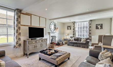 6 Bed in Beaconsfield 4