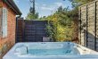 6 Bed in Beaconsfield 1