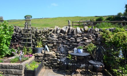 2 Bed in High Peak 1