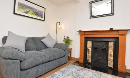 2 Bed in High Peak 5