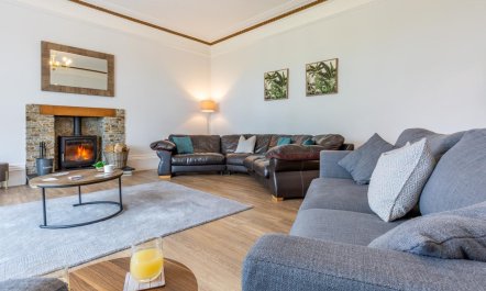 5 Bed in Holsworthy 9