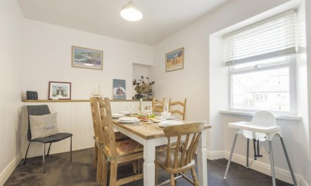3 Bed in Tenby 2