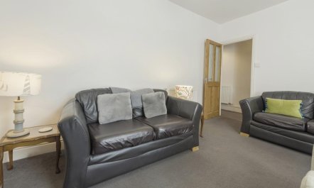 3 Bed in Tenby 8