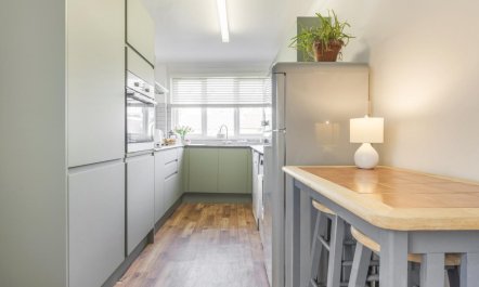 3 Bed in Tenby 1
