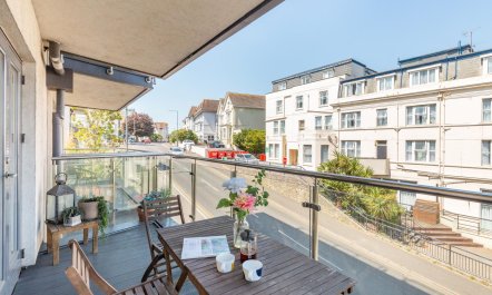 2 Bed in Bournemouth 5
