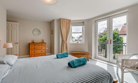 2 Bed in Tenby 9