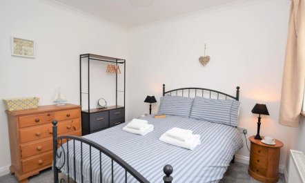 3 Bed in Brighstone 8