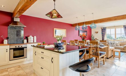 3 Bed in Colwyn Bay 1