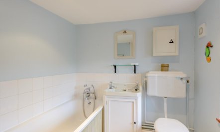 4 Bed in Wareham 9