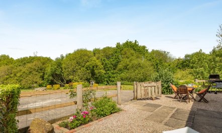 2 Bed in Monkokehampton 1