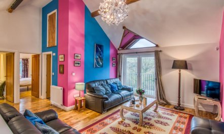 4 Bed in Newtown 6