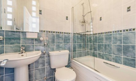 1 Bed in Tenby 6