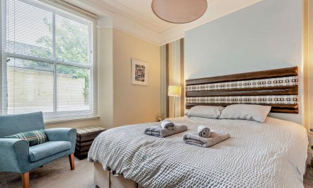 1 Bed in Tenby 3