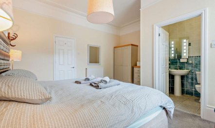 1 Bed in Tenby 5