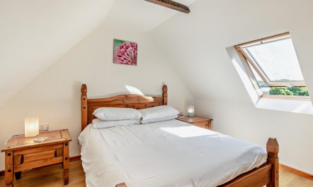 3 Bed in Hundleton 6