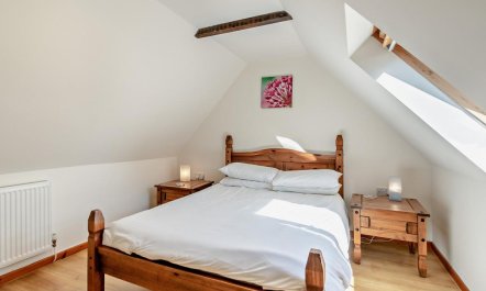 3 Bed in Hundleton 7