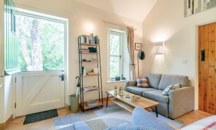 1 Bed in Bridport 1