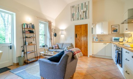 1 Bed in Bridport 9