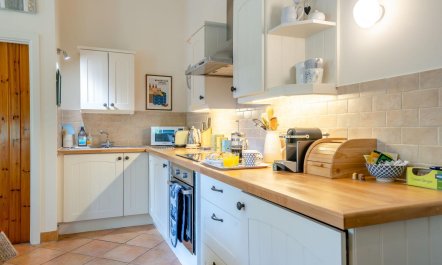 1 Bed in Bridport 7