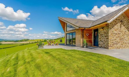 2 Bed in Montgomery 3