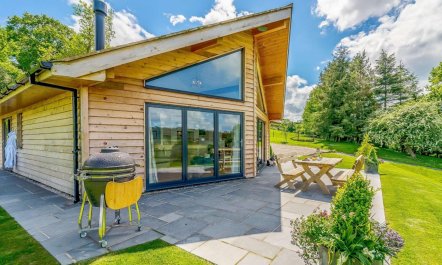 2 Bed in Montgomery 1