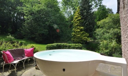 3 Bed in Abergavenny 1