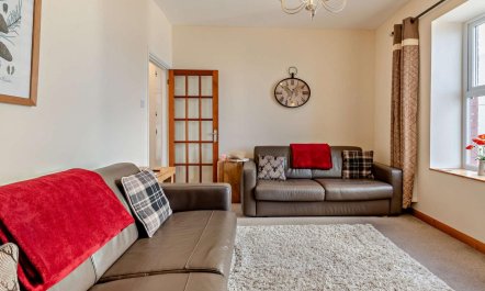 2 Bed in Tenby 1