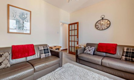 2 Bed in Tenby 3