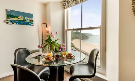 2 Bed in Tenby 7