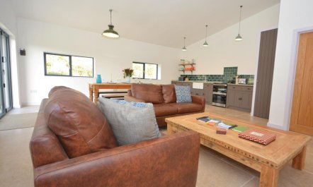 2 Bed in Abergavenny 2