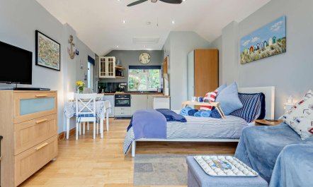 1 Bed in Lymington 7