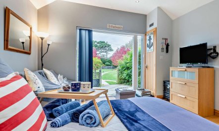 1 Bed in Lymington 6