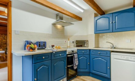 2 Bed in St. Austell 6