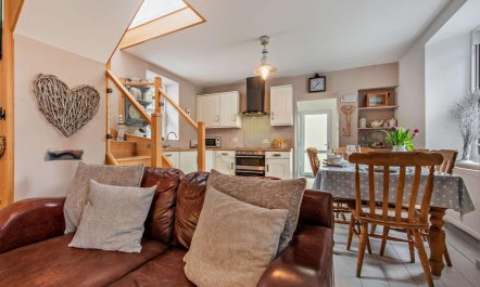 2 Bed in Milford Haven 4