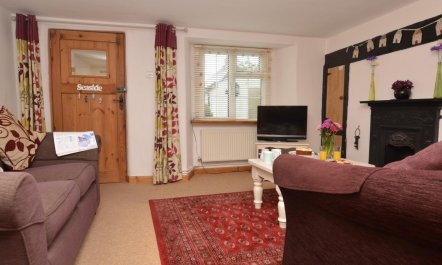 2 Bed in Bridport 1
