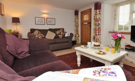2 Bed in Bridport 2