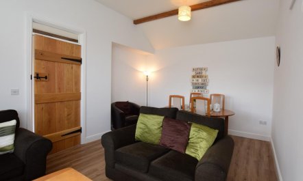 2 Bed in Highbridge 5