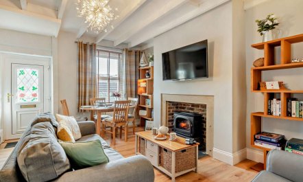 2 Bed in Seahouses 1