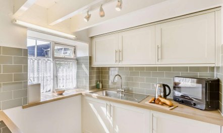 2 Bed in Westward Ho 0