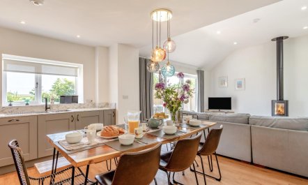 4 Bed in Torrington 6
