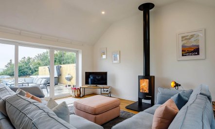 4 Bed in Torrington 2