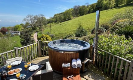 2 Bed in Abergavenny