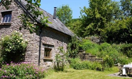 2 Bed in Abergavenny