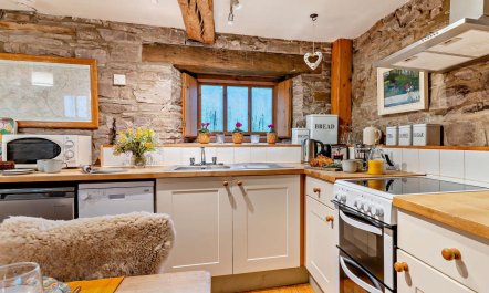 2 Bed in Abergavenny 3