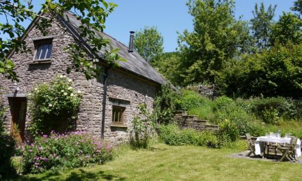 2 Bed in Abergavenny