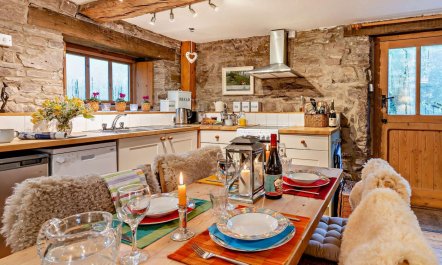 2 Bed in Abergavenny 2