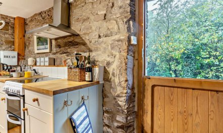 2 Bed in Abergavenny 5